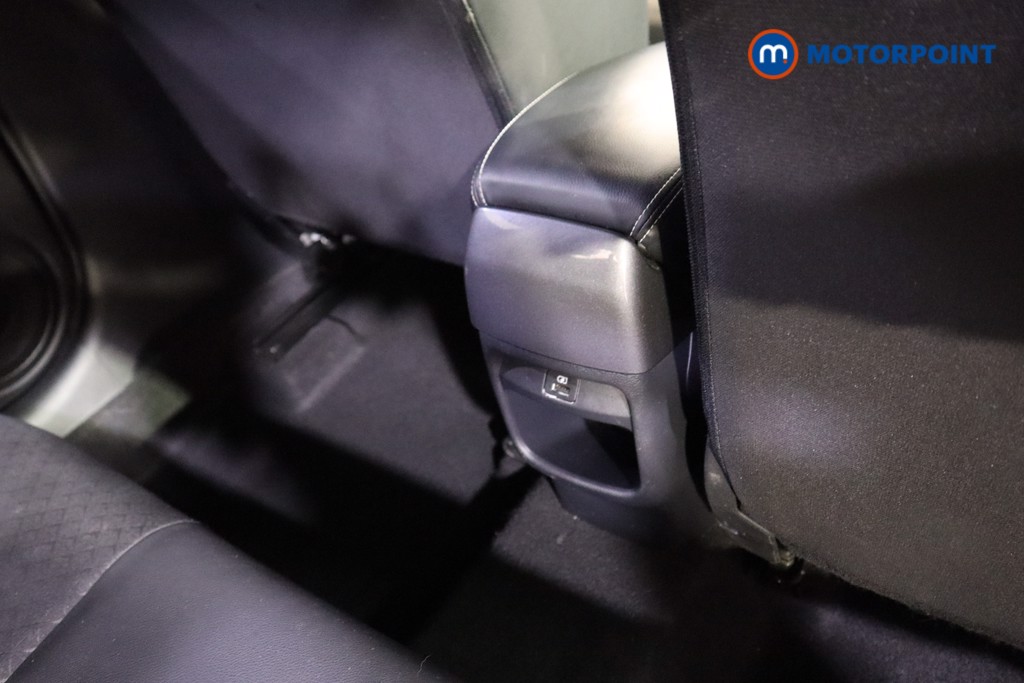 Nissan Juke N-Connecta Manual Petrol SUV - Stock Number (1608859) - 19th supplementary image