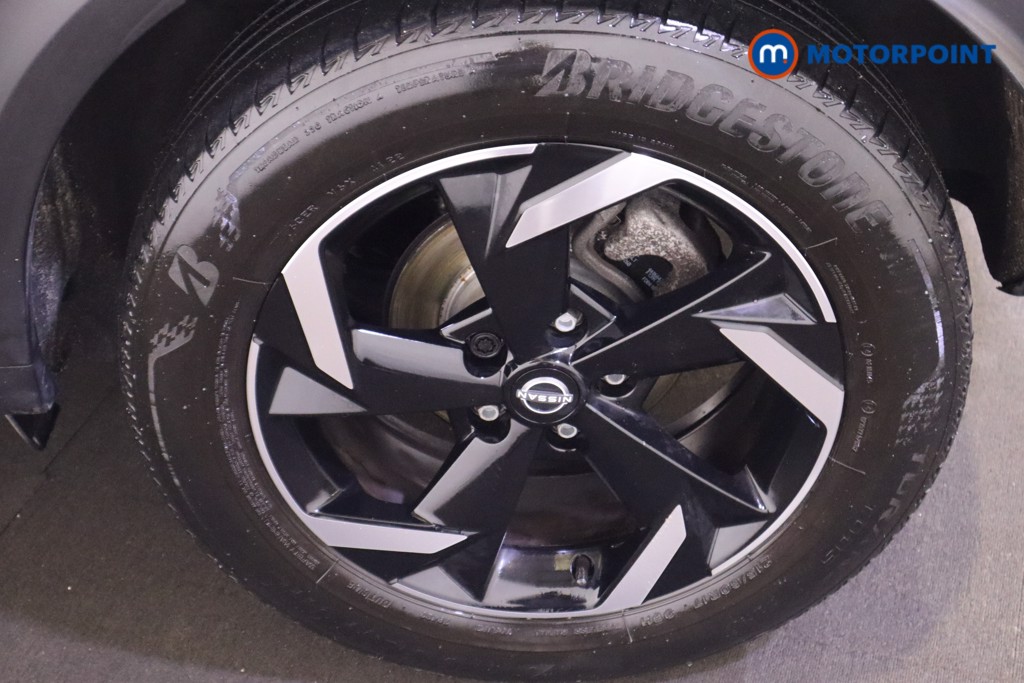 Nissan Juke N-Connecta Manual Petrol SUV - Stock Number (1608859) - 22nd supplementary image