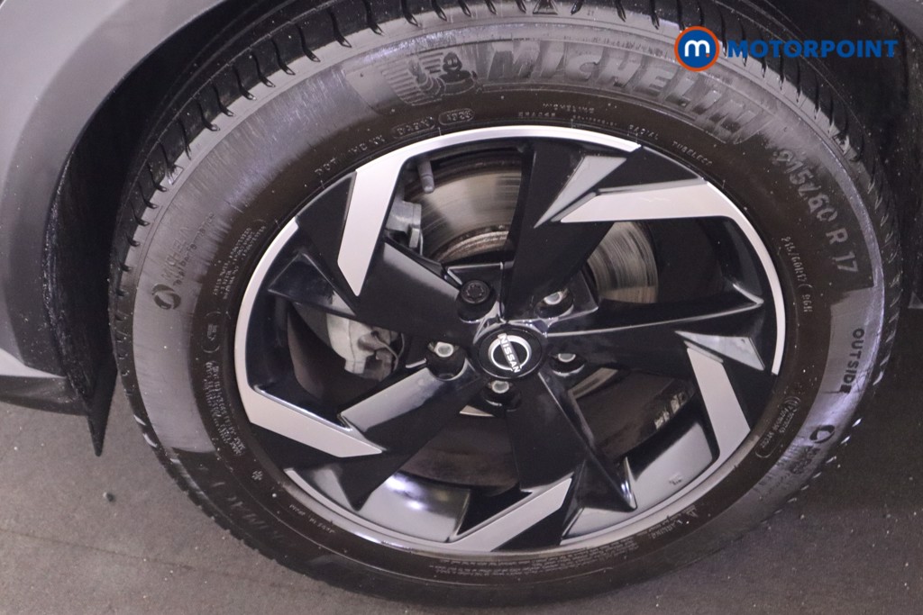 Nissan Juke N-Connecta Manual Petrol SUV - Stock Number (1608859) - 23rd supplementary image