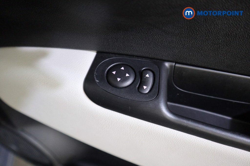 Fiat 500 Dolcevita Manual Petrol Hatchback - Stock Number (1608908) - 9th supplementary image