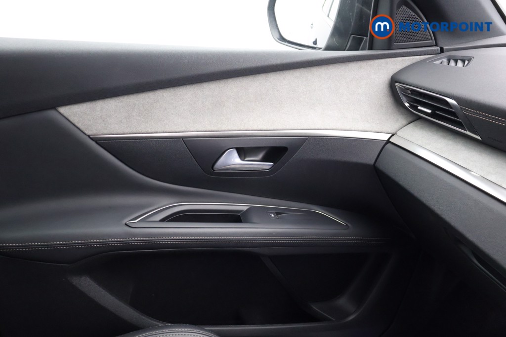 Peugeot 3008 GT Manual Petrol SUV - Stock Number (1608946) - 12th supplementary image