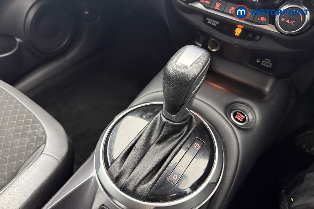 Nissan Juke N-Connecta Automatic Petrol SUV - Stock Number (1609185) - 5th supplementary image