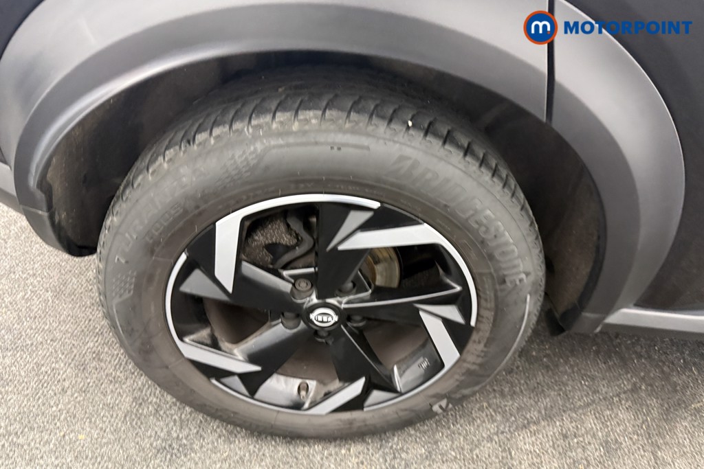 Nissan Juke N-Connecta Automatic Petrol SUV - Stock Number (1609185) - 19th supplementary image