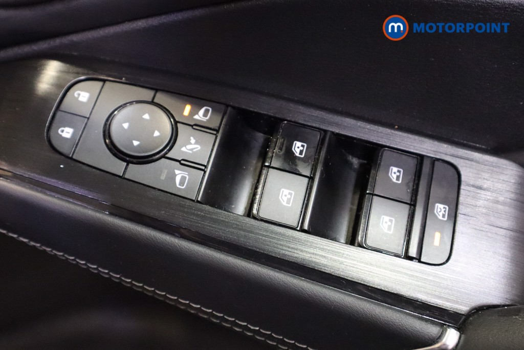 Nissan Qashqai N-Connecta Manual Petrol SUV - Stock Number (1609215) - 11th supplementary image