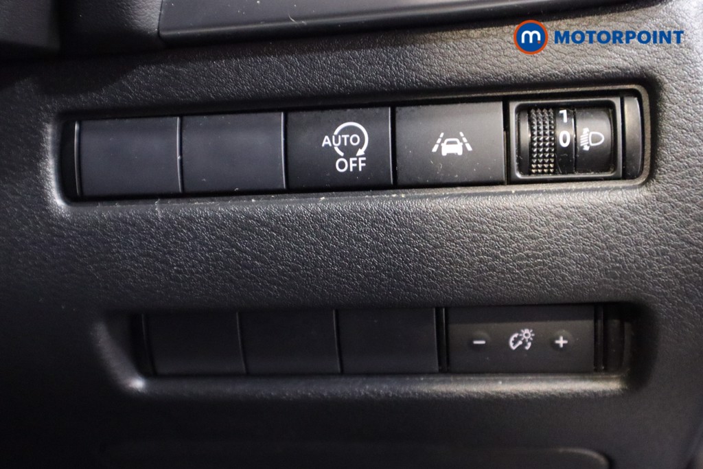 Nissan Qashqai N-Connecta Manual Petrol SUV - Stock Number (1609215) - 12th supplementary image