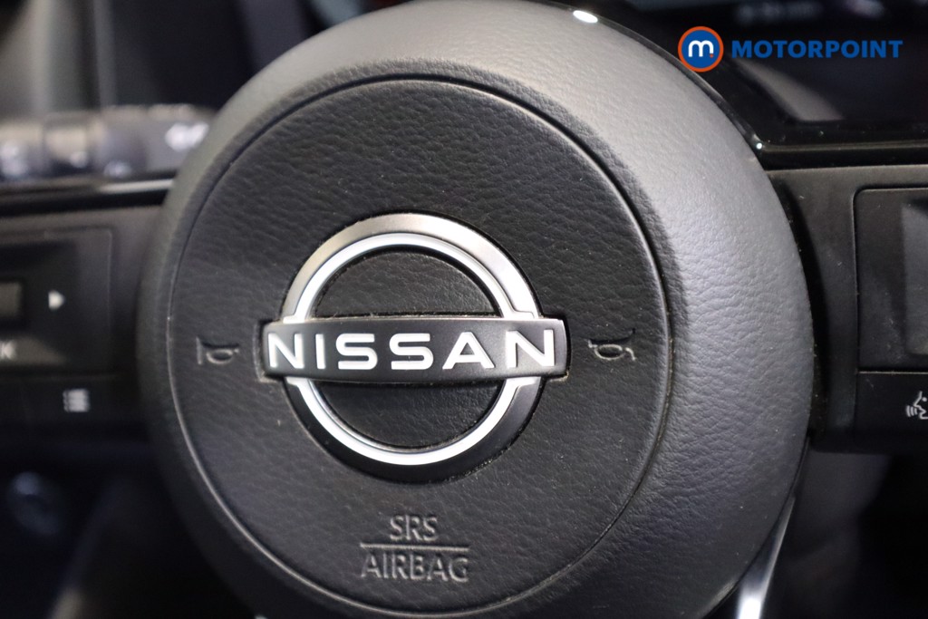 Nissan Qashqai N-Connecta Manual Petrol SUV - Stock Number (1609215) - 14th supplementary image