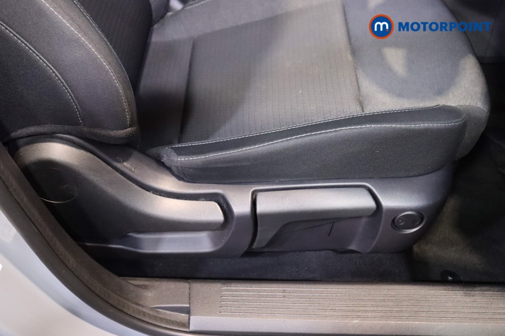 Nissan Qashqai N-Connecta Manual Petrol SUV - Stock Number (1609215) - 16th supplementary image