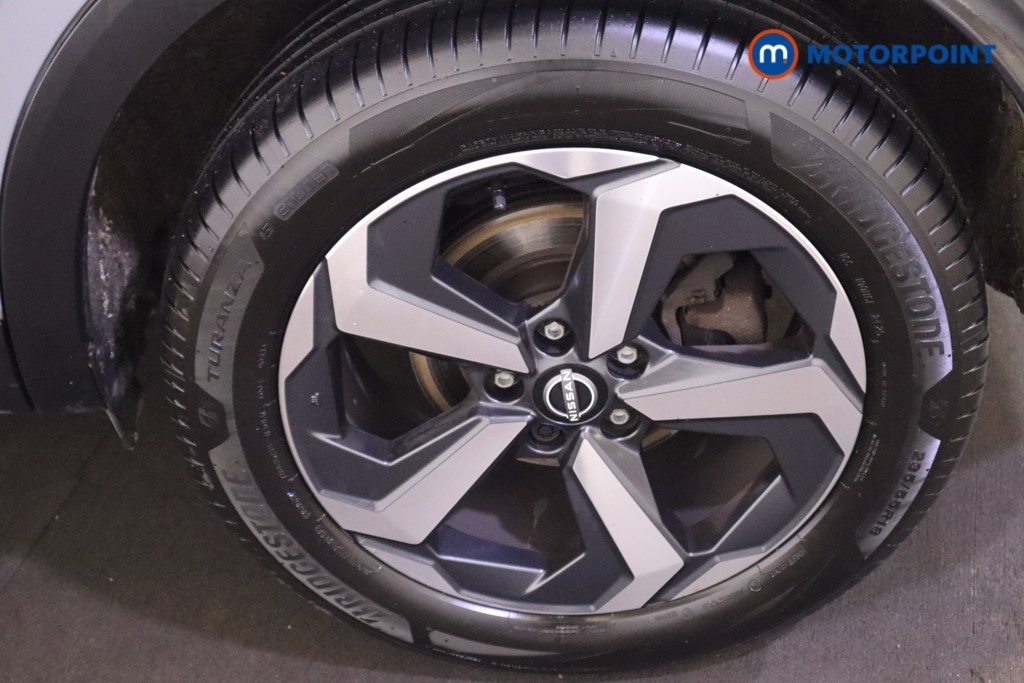 Nissan Qashqai N-Connecta Manual Petrol SUV - Stock Number (1609215) - 22nd supplementary image