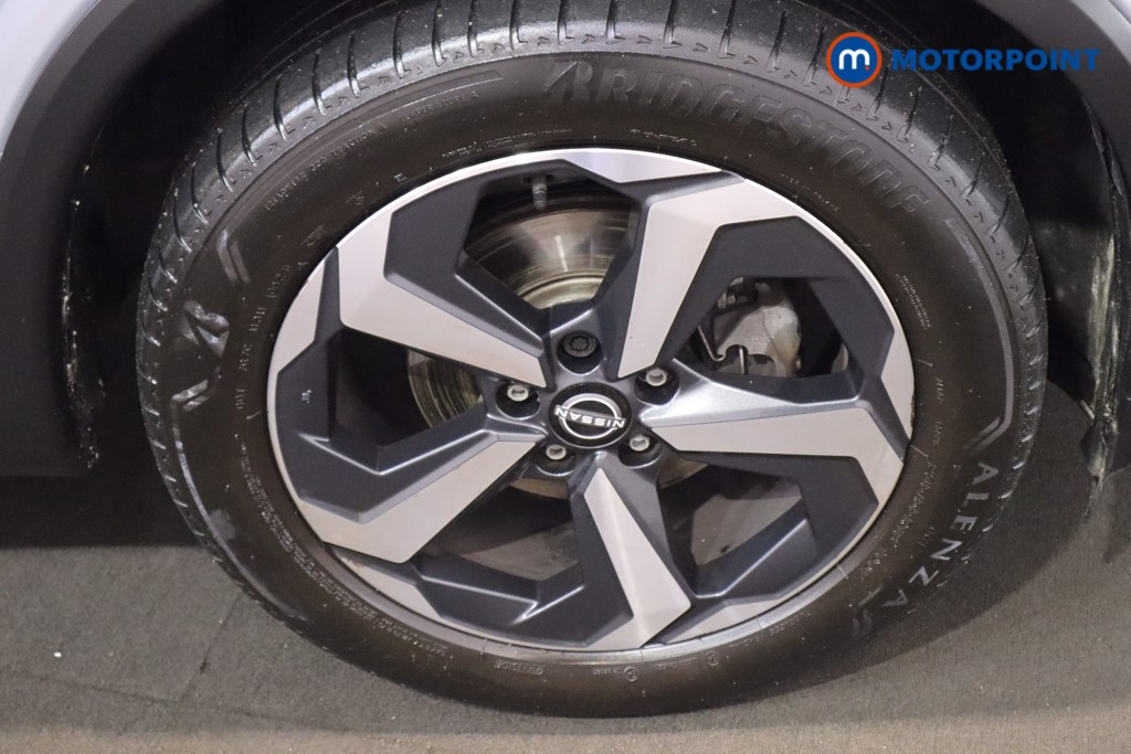 Nissan Qashqai N-Connecta Manual Petrol SUV - Stock Number (1609215) - 24th supplementary image