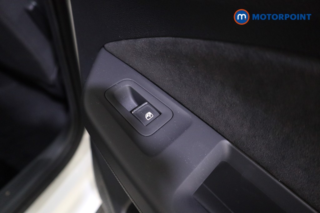 Volkswagen Golf GTI Automatic Petrol Hatchback - Stock Number (1609259) - 19th supplementary image