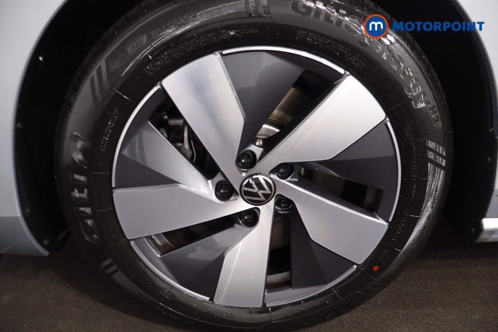 Volkswagen Passat Life Automatic Petrol Plug-In Hybrid Estate - Stock Number (1610186) - 11th supplementary image