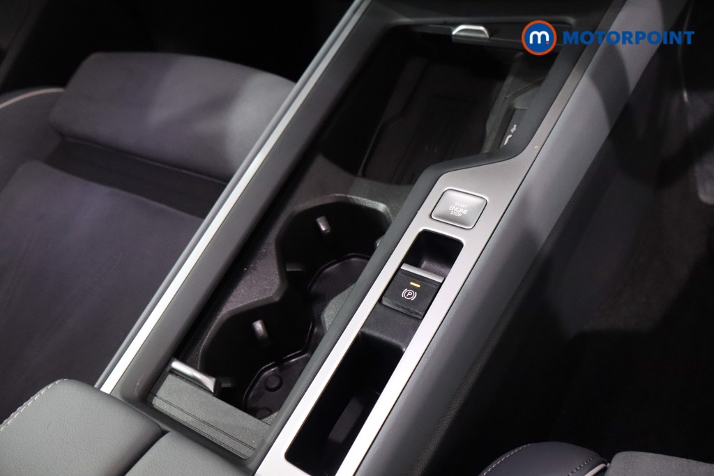 Volkswagen Passat Life Automatic Petrol Plug-In Hybrid Estate - Stock Number (1610186) - 18th supplementary image