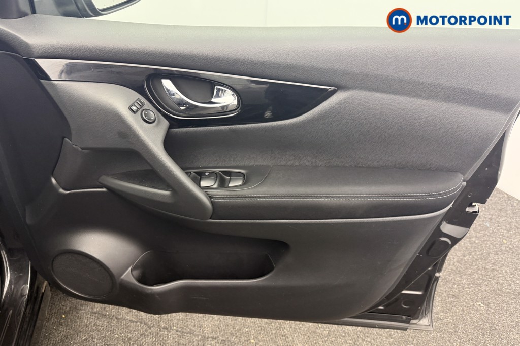 Nissan Qashqai Acenta Manual Diesel SUV - Stock Number (1471204) - 2nd supplementary image