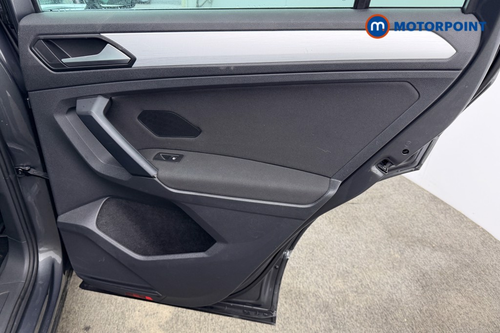 Volkswagen Tiguan Match Manual Petrol SUV - Stock Number (1577964) - 29th supplementary image