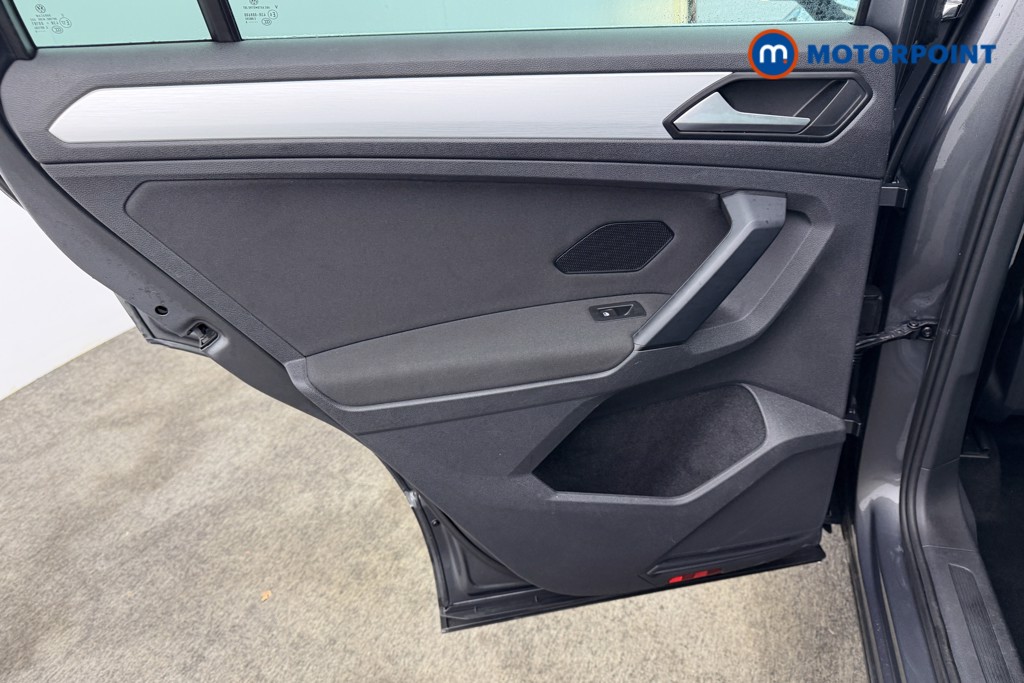 Volkswagen Tiguan Match Manual Petrol SUV - Stock Number (1577964) - 33rd supplementary image