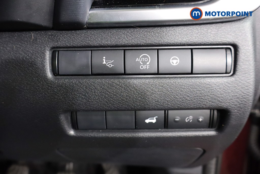 Nissan Qashqai Tekna Manual Petrol SUV - Stock Number (1583731) - 19th supplementary image