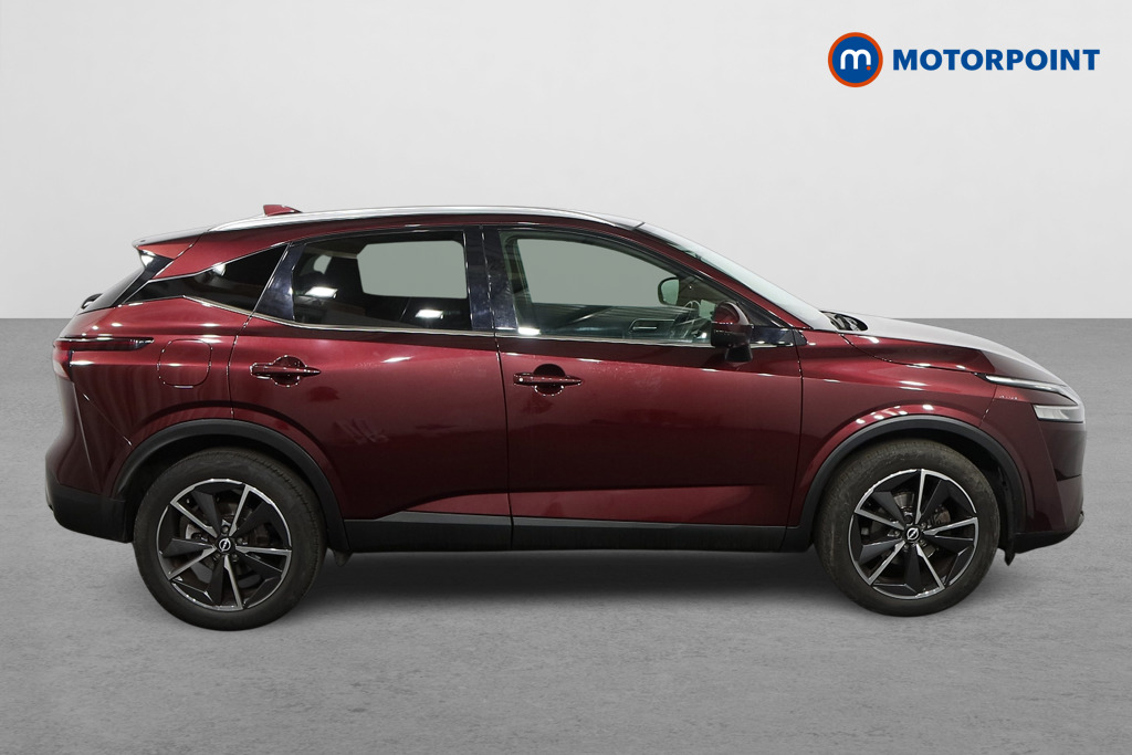 Nissan Qashqai Tekna Manual Petrol SUV - Stock Number (1583731) - Drivers side