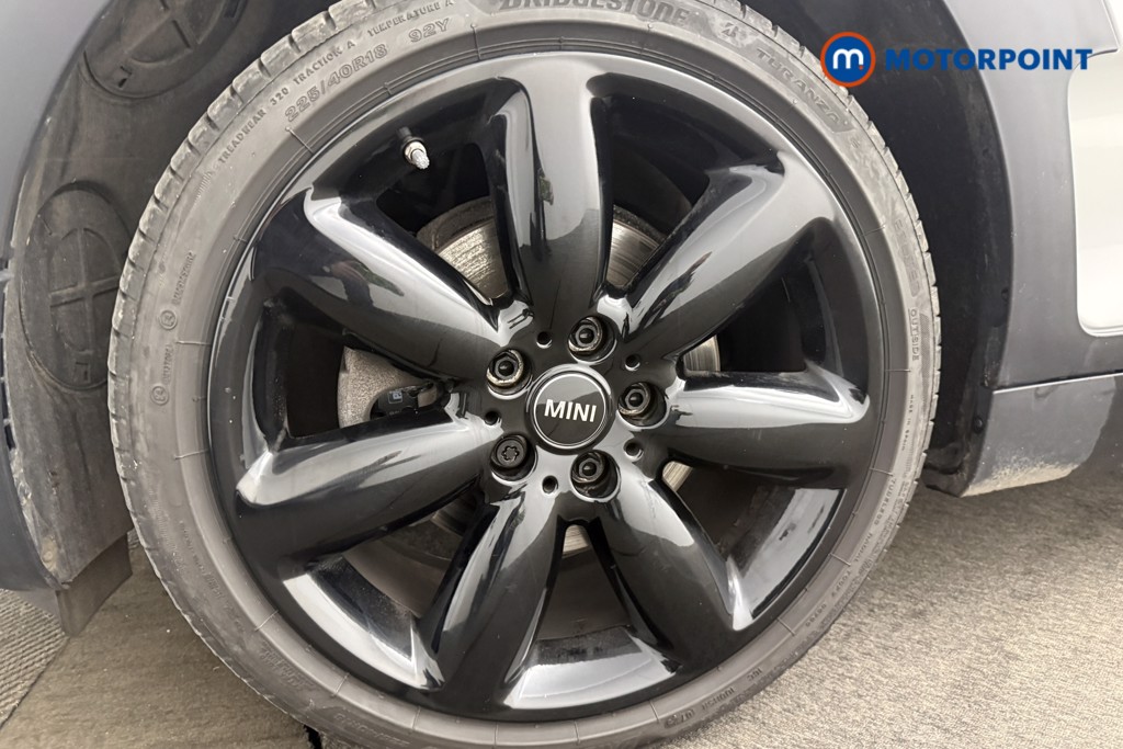 Mini Clubman Cooper Exclusive Manual Petrol Estate - Stock Number (1591223) - 12th supplementary image