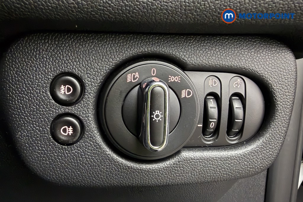 Mini Clubman Cooper Exclusive Manual Petrol Estate - Stock Number (1591223) - 17th supplementary image