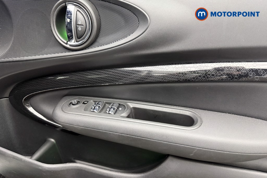 Mini Clubman Cooper Exclusive Manual Petrol Estate - Stock Number (1591223) - 18th supplementary image