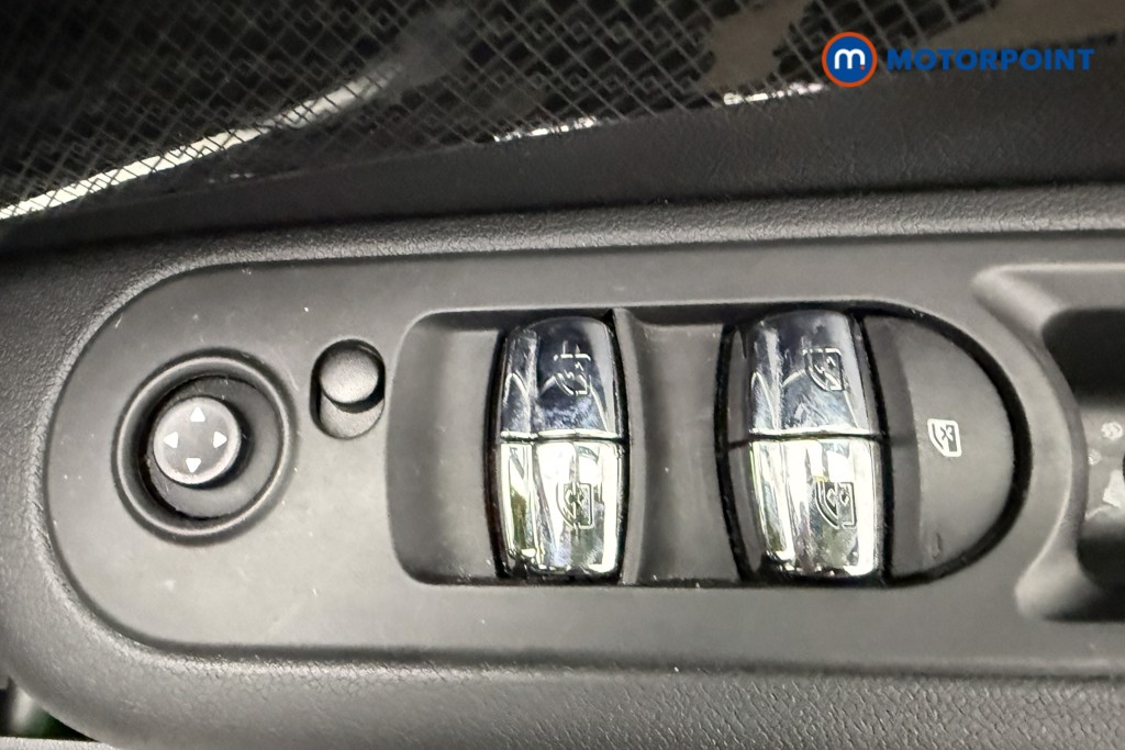 Mini Clubman Cooper Exclusive Manual Petrol Estate - Stock Number (1591223) - 19th supplementary image