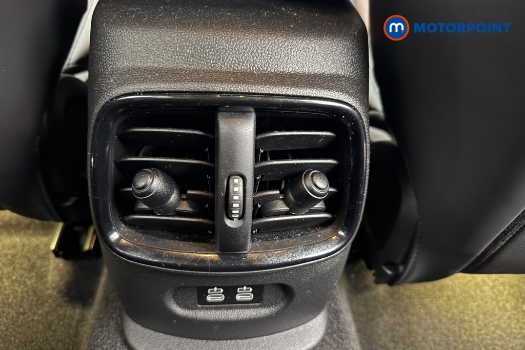 Mini Clubman Cooper Exclusive Manual Petrol Estate - Stock Number (1591223) - 20th supplementary image