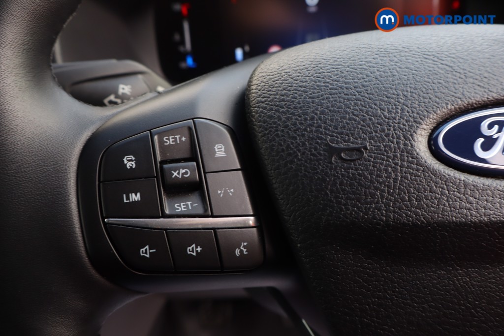 Ford Transit Limited Manual Diesel Medium Roof Van - Stock Number (1594783) - 3rd supplementary image