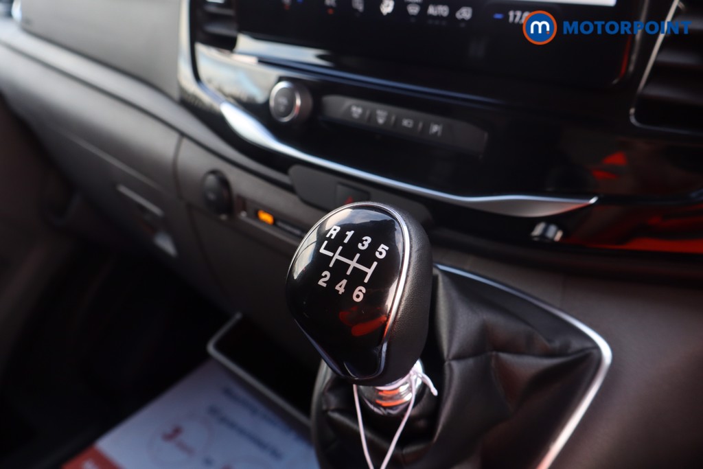 Ford Transit Limited Manual Diesel Medium Roof Van - Stock Number (1594783) - 9th supplementary image