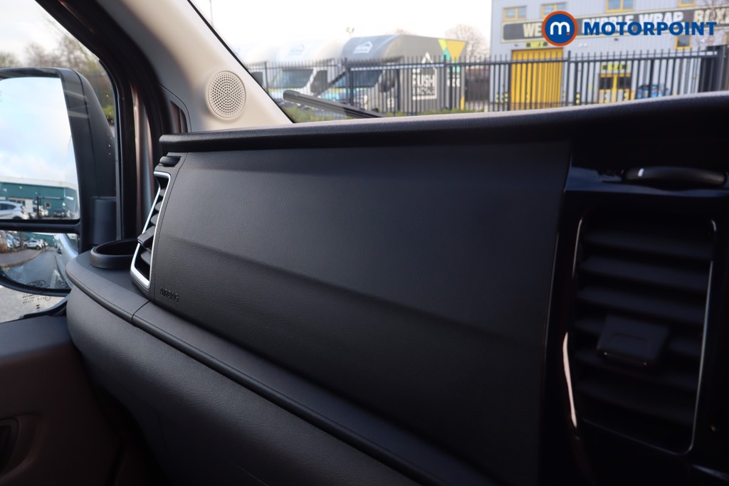 Ford Transit Limited Manual Diesel Medium Roof Van - Stock Number (1594783) - 10th supplementary image