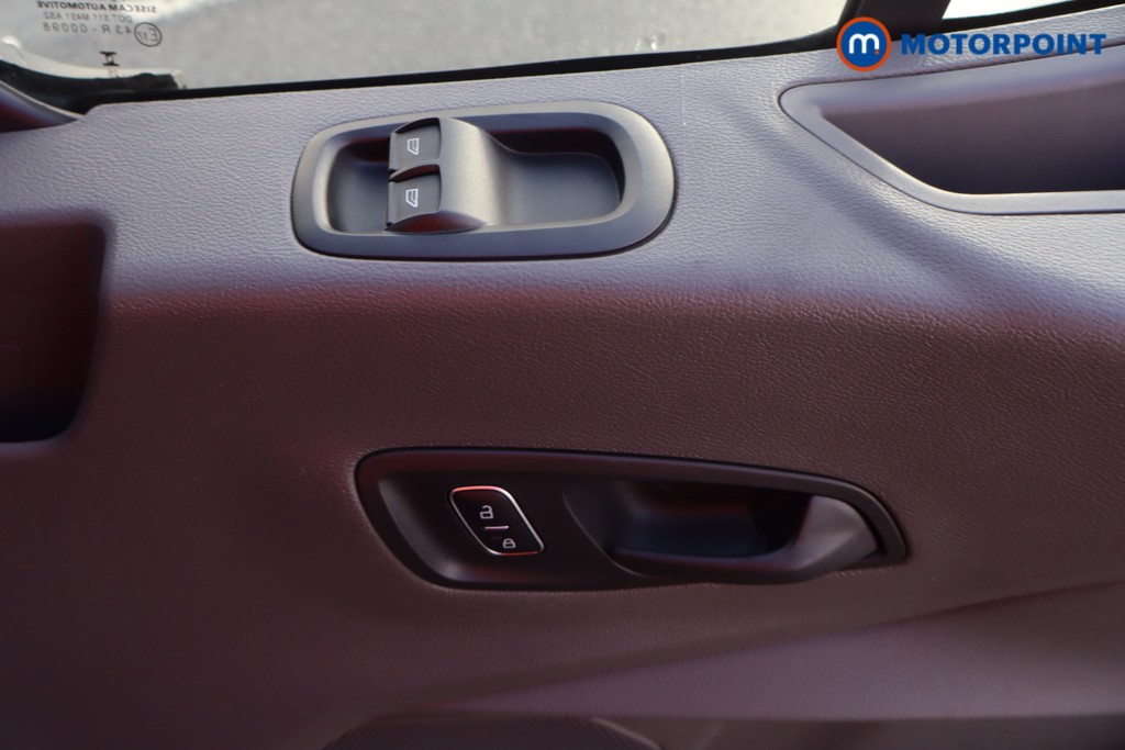 Ford Transit Limited Manual Diesel Medium Roof Van - Stock Number (1594783) - 11th supplementary image