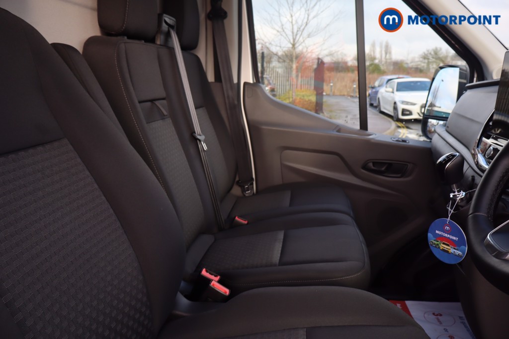 Ford Transit Limited Manual Diesel Medium Roof Van - Stock Number (1594783) - 14th supplementary image
