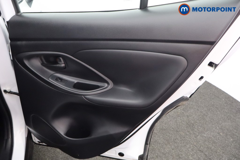 Toyota Yaris Cross Icon Automatic Petrol-Electric Hybrid Estate - Stock Number (1597033) - 18th supplementary image