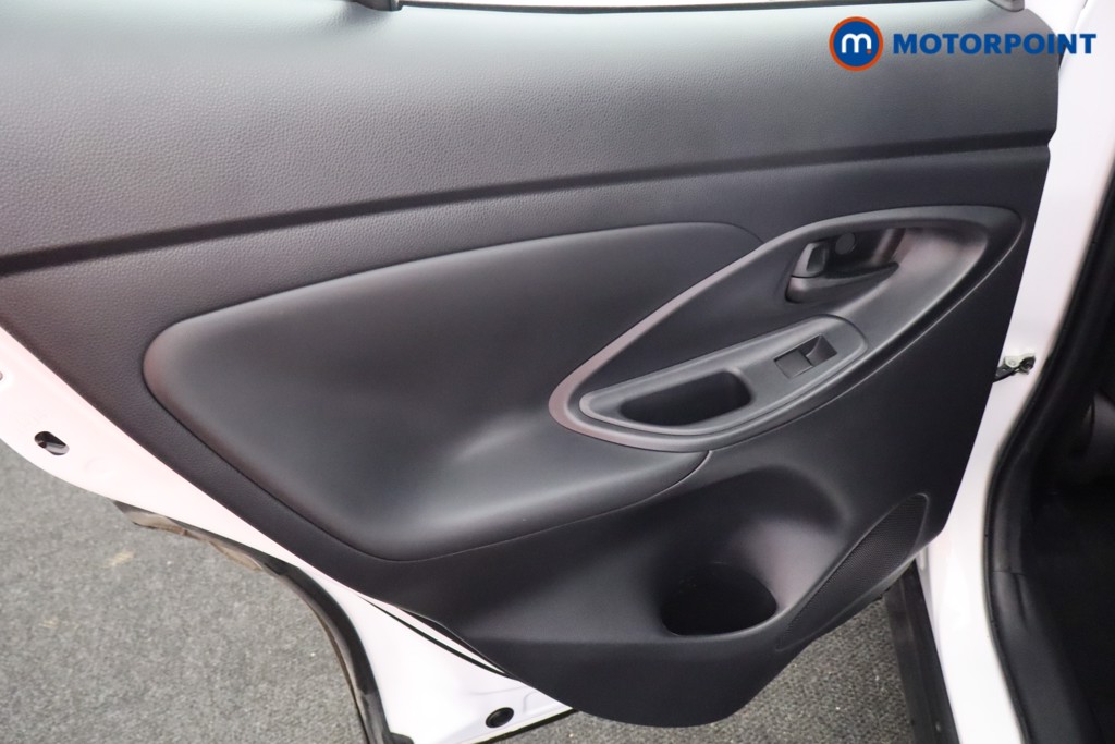 Toyota Yaris Cross Icon Automatic Petrol-Electric Hybrid Estate - Stock Number (1597033) - 19th supplementary image