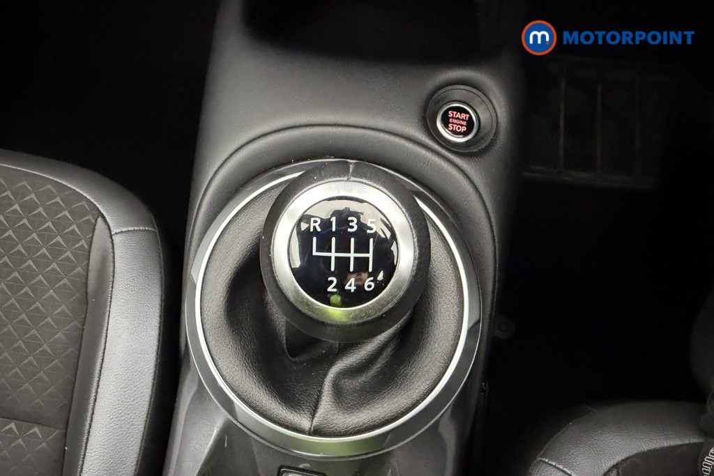 Nissan Juke N-Connecta Manual Petrol SUV - Stock Number (1598680) - 14th supplementary image