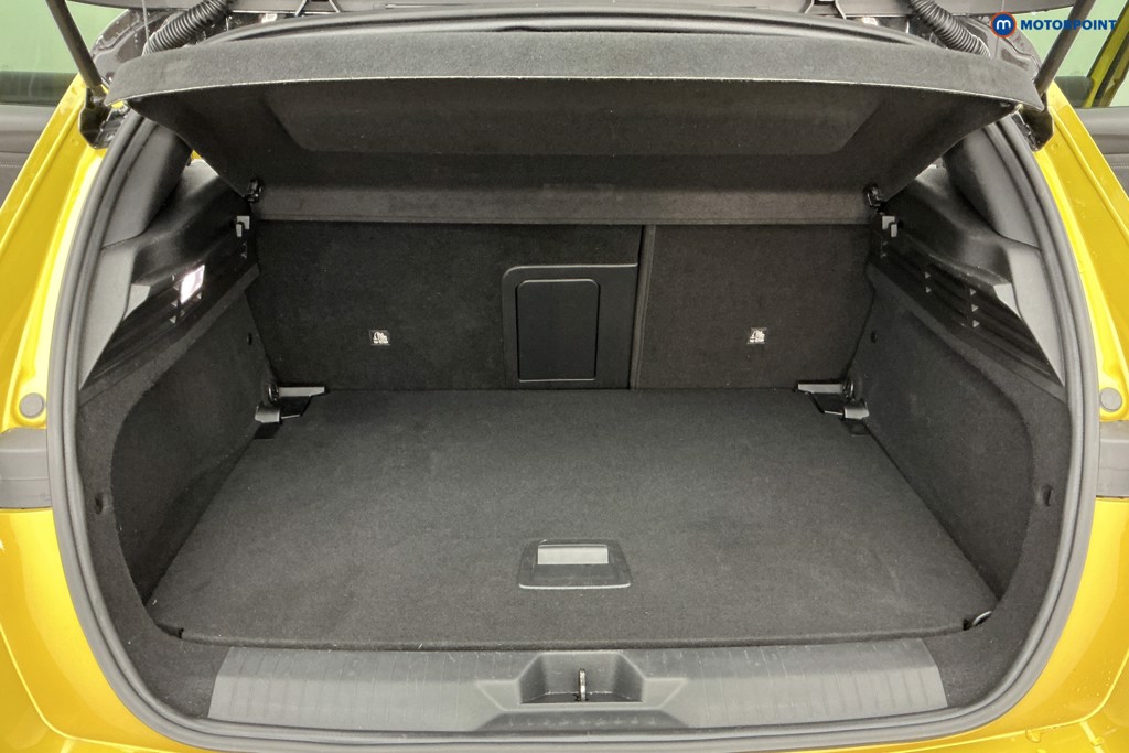 Vauxhall Astra Ultimate Automatic Petrol Hatchback - Stock Number (1601365) - 4th supplementary image