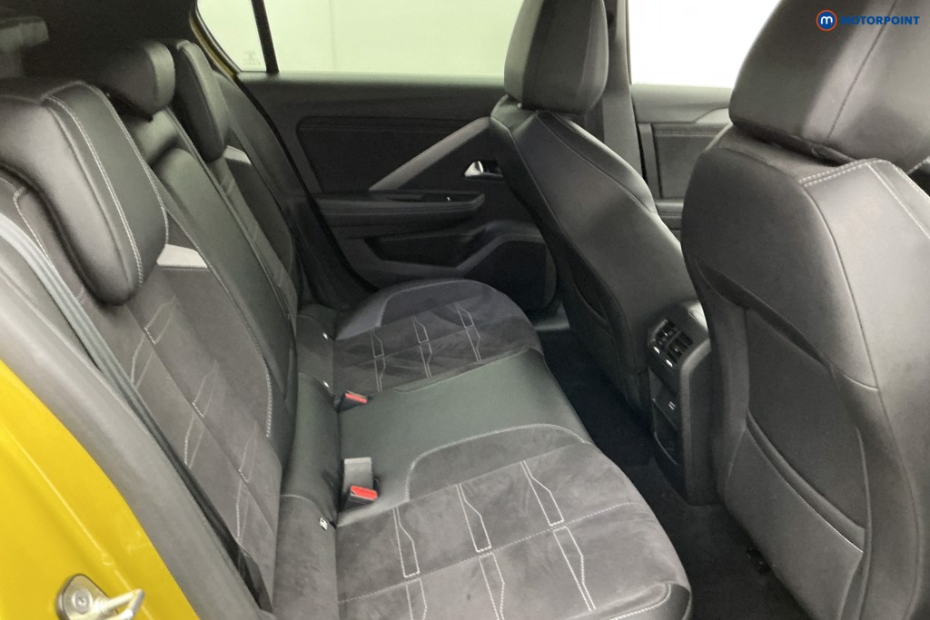 Vauxhall Astra Ultimate Automatic Petrol Hatchback - Stock Number (1601365) - 5th supplementary image