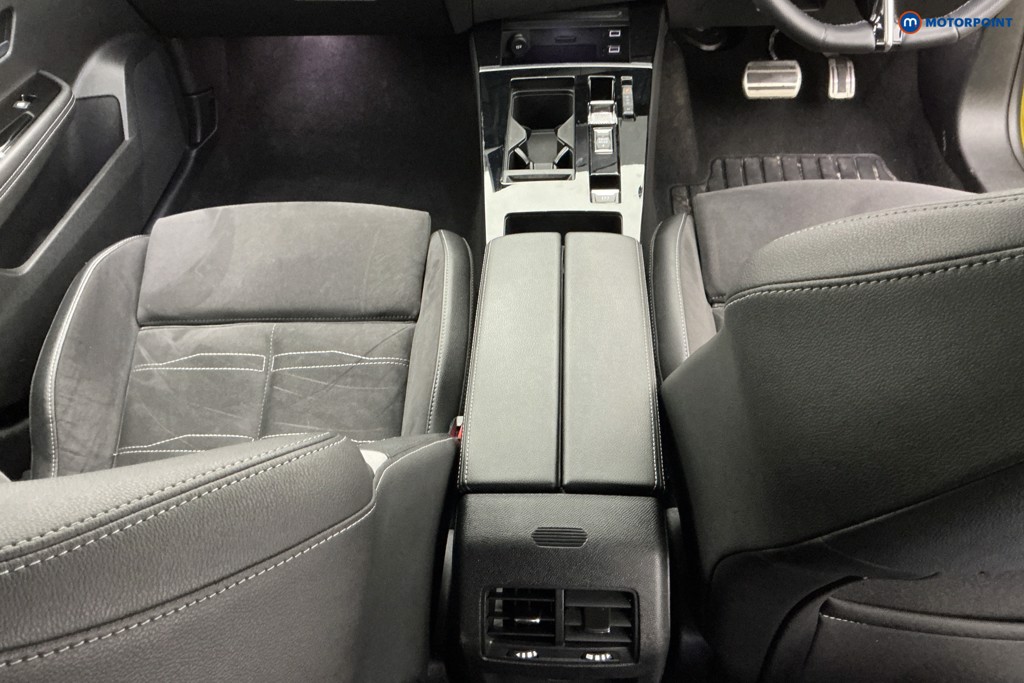 Vauxhall Astra Ultimate Automatic Petrol Hatchback - Stock Number (1601365) - 12th supplementary image