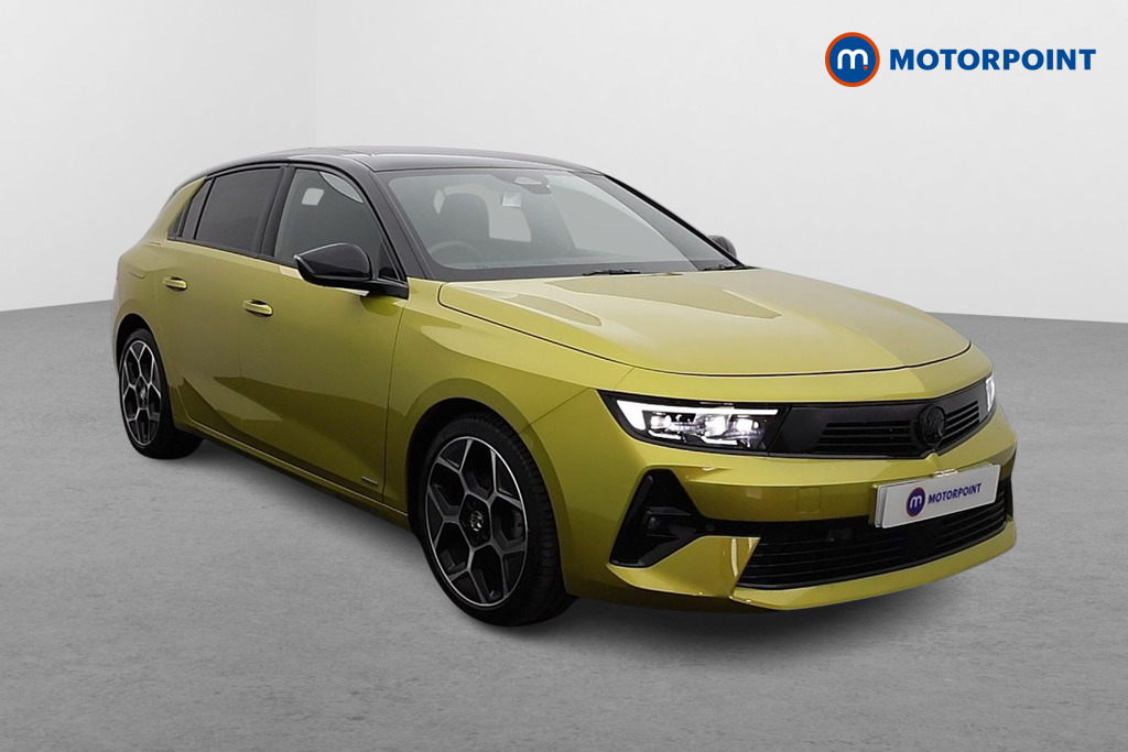 Vauxhall Astra Ultimate Automatic Petrol Hatchback - Stock Number (1601365) - Drivers side front corner