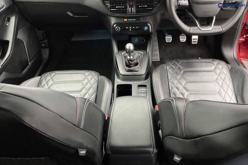 Ford Focus St-Line Vignale Manual Petrol Estate - Stock Number (1602252) - 13th supplementary image