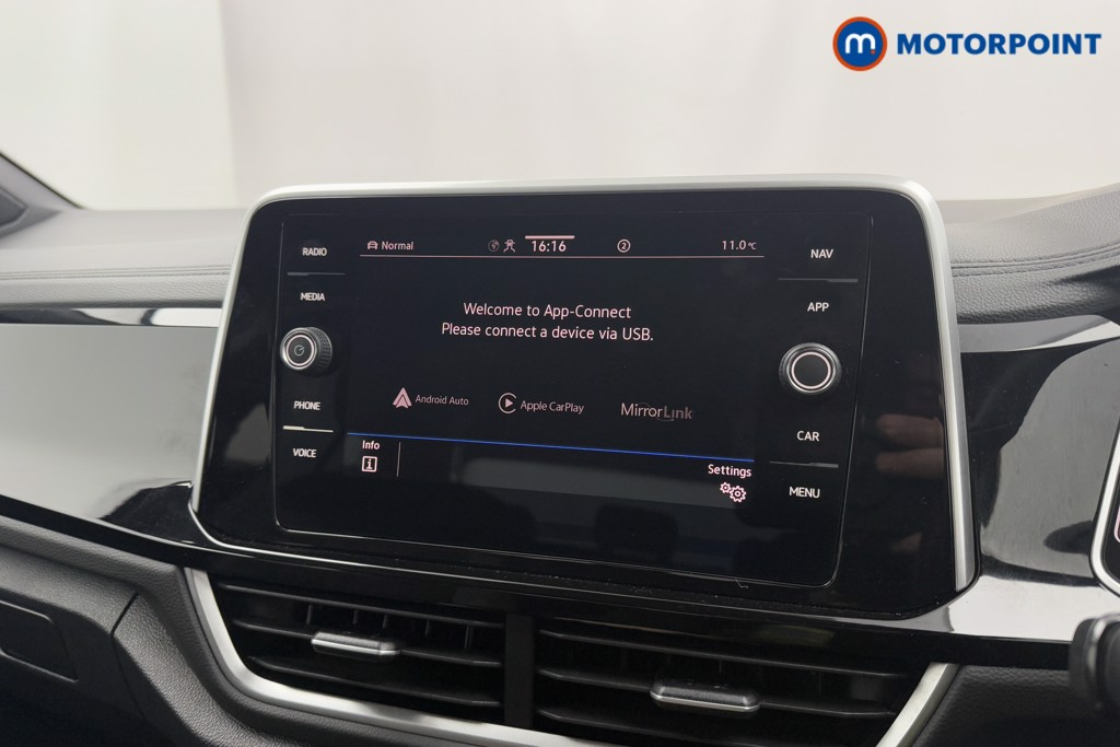 Volkswagen T-Roc R-Line Manual Petrol SUV - Stock Number (1602824) - 8th supplementary image