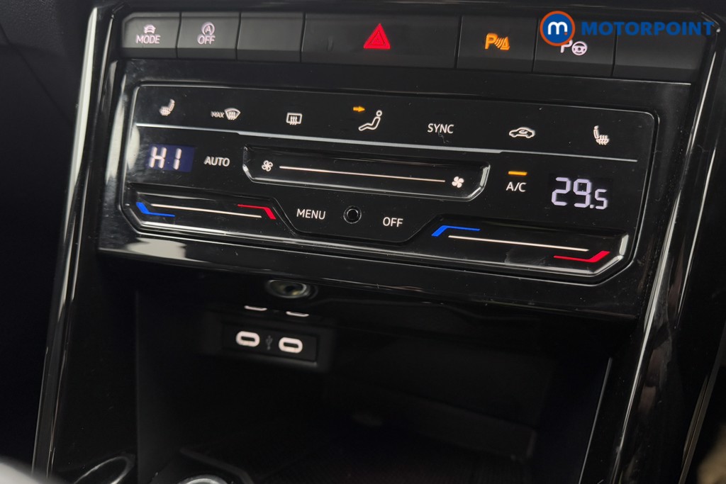 Volkswagen T-Roc R-Line Manual Petrol SUV - Stock Number (1602824) - 11th supplementary image