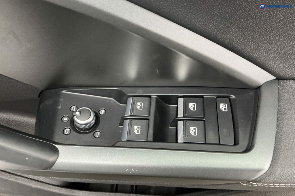 Audi Q3 S Line Automatic Petrol SUV - Stock Number (1604281) - 27th supplementary image