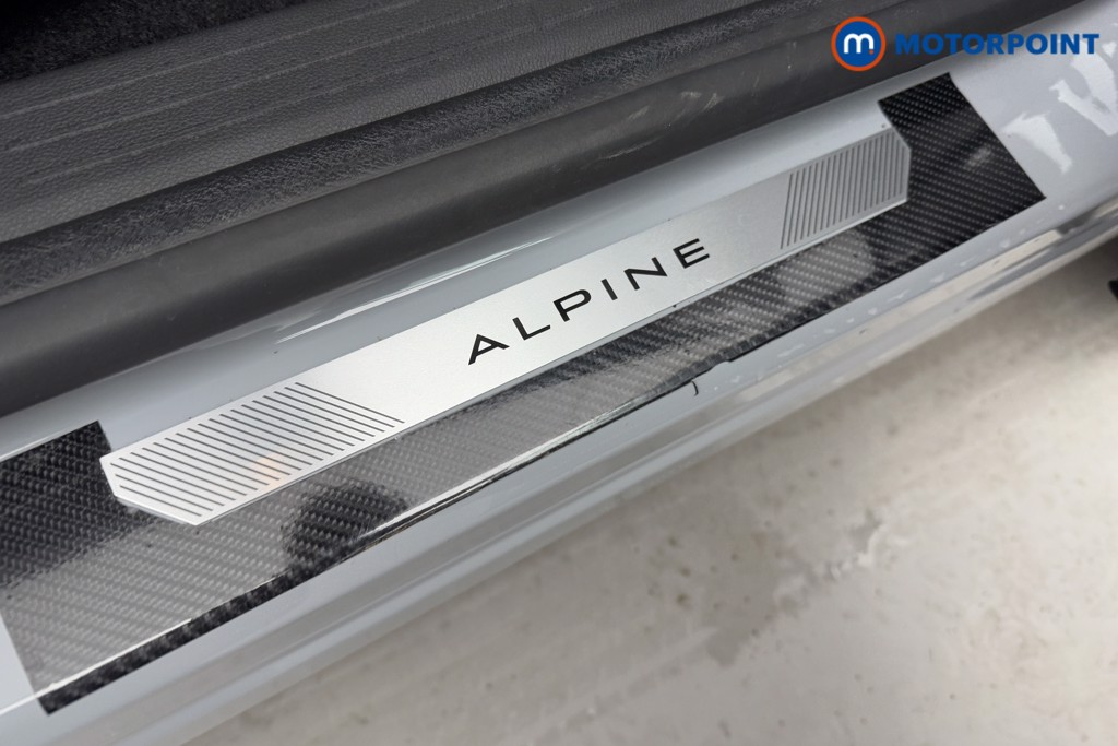 Renault Captur Esprit Alpine Automatic Petrol-Electric Hybrid SUV - Stock Number (1604455) - 16th supplementary image