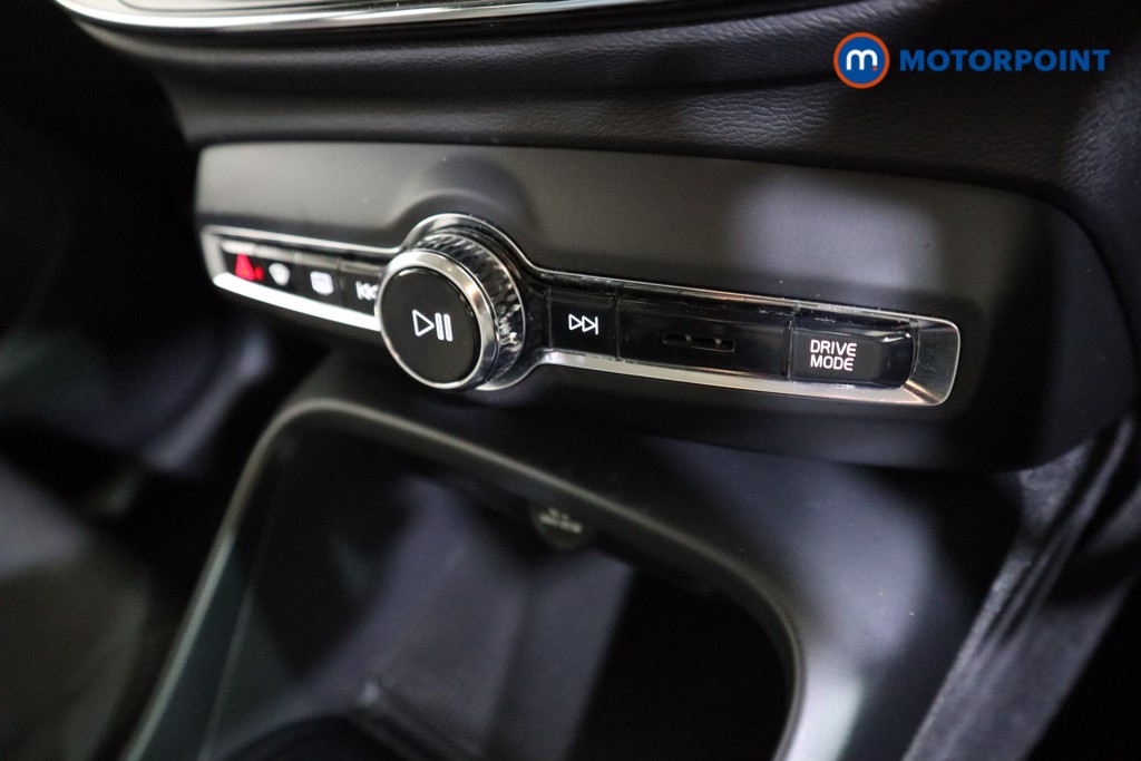 Volvo Xc40 Momentum Manual Petrol SUV - Stock Number (1604637) - 8th supplementary image