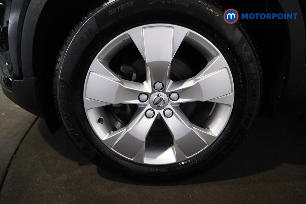 Volvo Xc40 Momentum Manual Petrol SUV - Stock Number (1604637) - 18th supplementary image