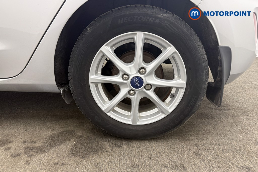 Ford Fiesta Zetec Manual Petrol Hatchback - Stock Number (1604981) - 25th supplementary image