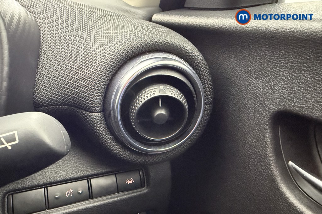 Nissan Juke Acenta Automatic Petrol SUV - Stock Number (1605034) - 8th supplementary image