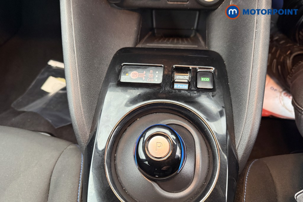 Nissan Leaf N-Connecta Automatic Electric Hatchback - Stock Number (1605098) - 9th supplementary image