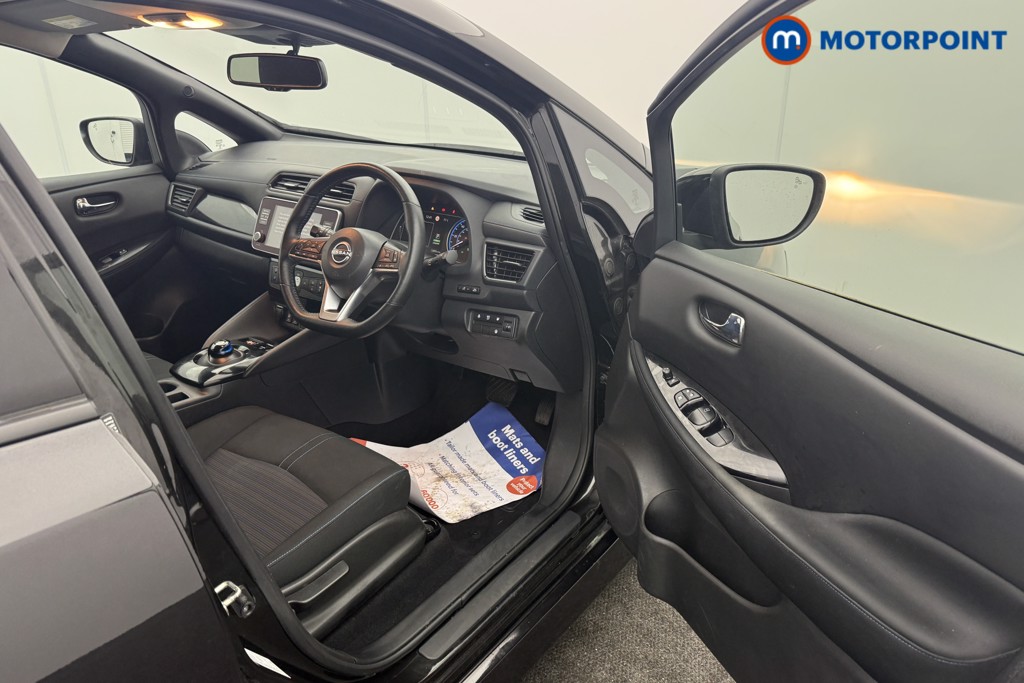 Nissan Leaf N-Connecta Automatic Electric Hatchback - Stock Number (1605098) - 1st supplementary image