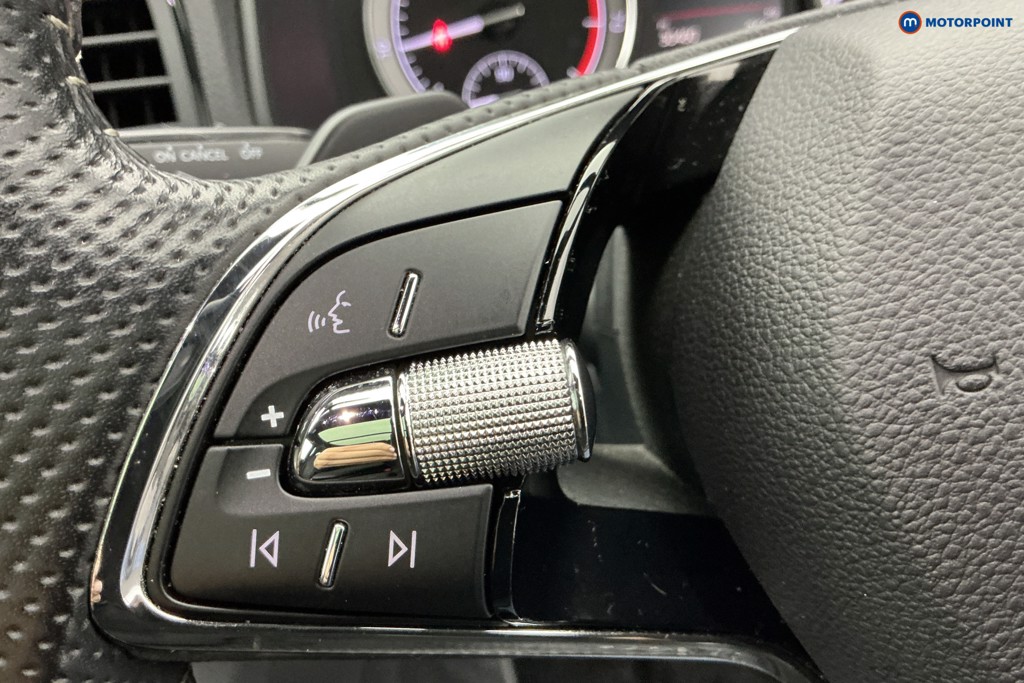 Skoda Karoq Sport Line Automatic Petrol SUV - Stock Number (1606043) - 21st supplementary image